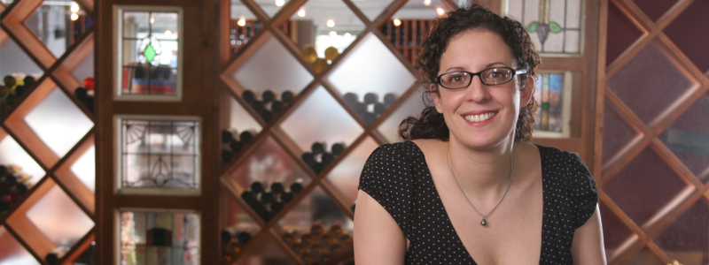 Annie Arnold Head Shot 800x300